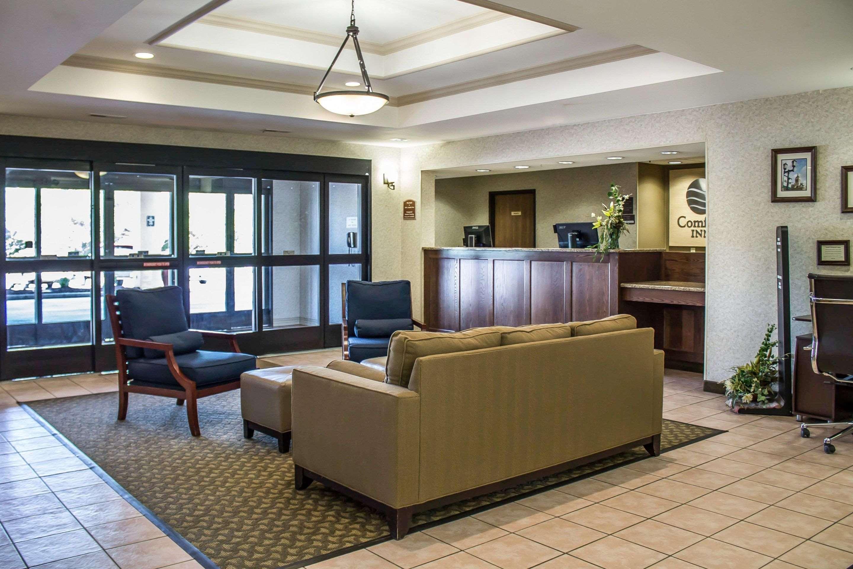 Comfort Inn Cambridge Exterior photo